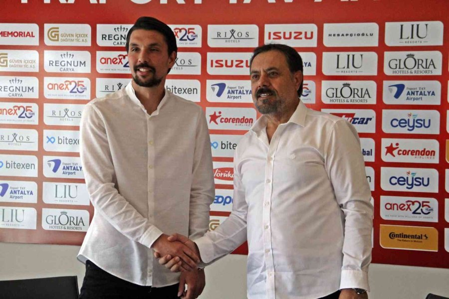 Antalyaspor Kaleci Alperen Uysal İle 2+1 Yıllığına Anlaştı