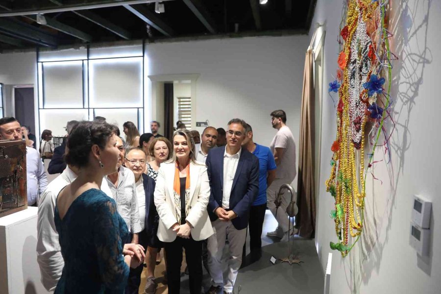 Hurdaya Çıkmış Atıklar Sanata Dönüştü