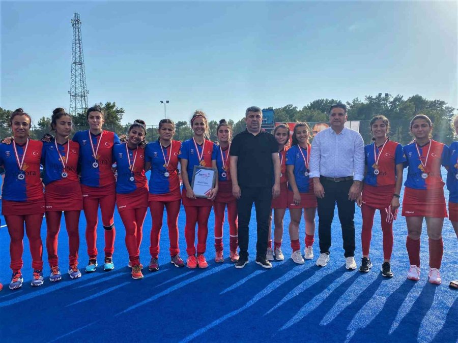 Alanya’da Avrupa Kadınlar Açık Kulüpler Hokey Şampiyonası Yapıldı