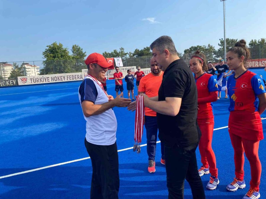 Alanya’da Avrupa Kadınlar Açık Kulüpler Hokey Şampiyonası Yapıldı