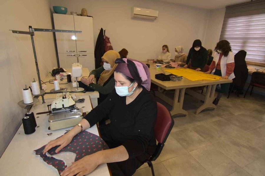 Alanya’da El Sanatları Kursları Yıl Sonu Sergileri Başlıyor