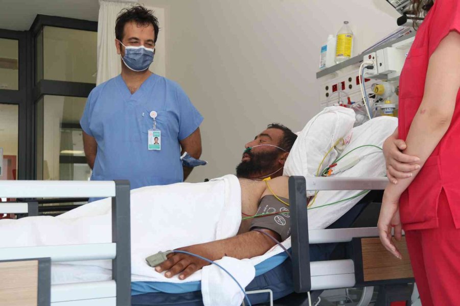 6 Saat Süren Tedavi Yöntemiyle Sağlığına Kavuştu