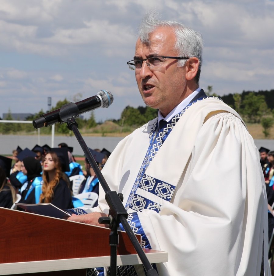 Esogü’de ’2021-2022 Öğretim Yılı Mezuniyet Törenleri’ Başladı