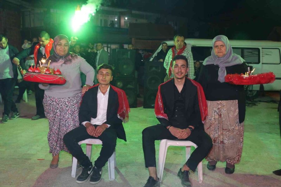 Karaörenli ’kınalı Kuzular’ Askere Uğurlandı