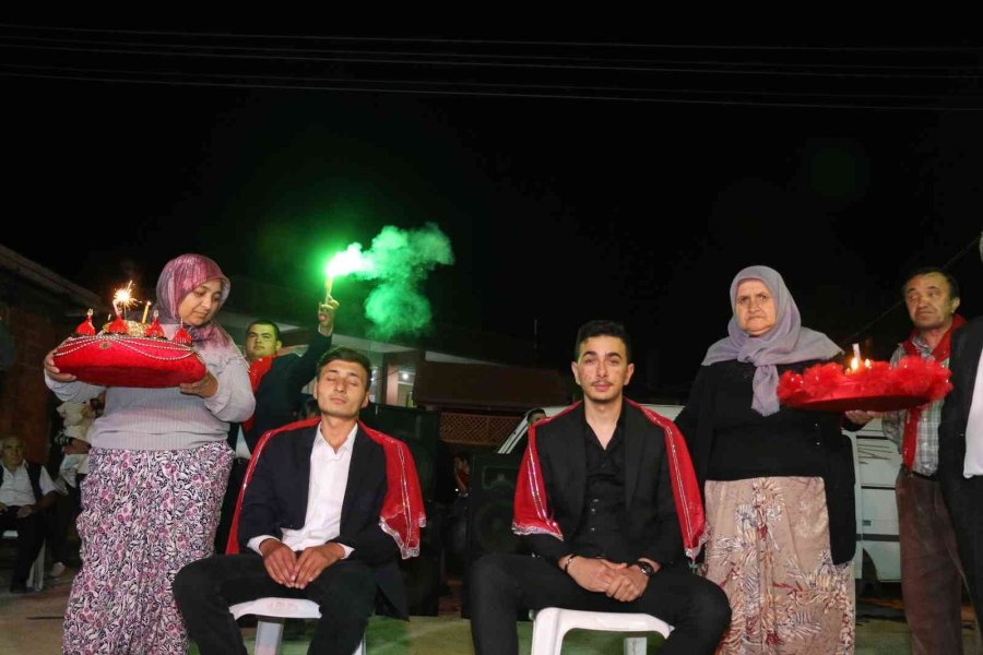 Karaörenli ’kınalı Kuzular’ Askere Uğurlandı