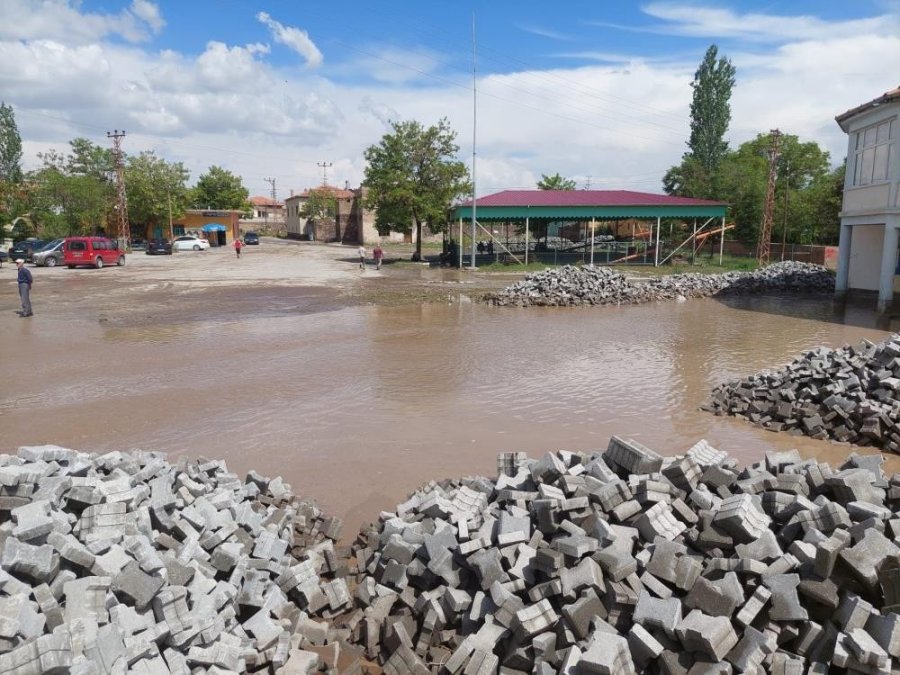 İtfaiye Ekipleri 25 Su Baskınına Müdahale Etti