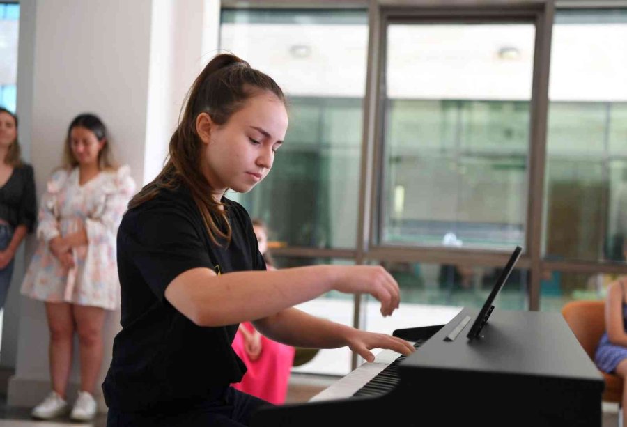 Bu Akademide Yeni ‘umut’lar Yeşeriyor