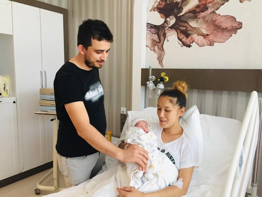 Antalya’da Takside Doğum Mutluluğu