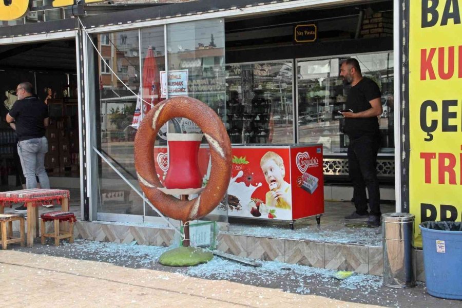 Fırıncı, Ucuz Ekmek Satan Fırını Kurşunladı