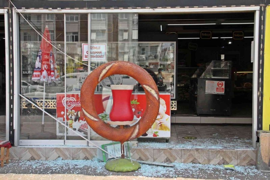 Fırıncı, Ucuz Ekmek Satan Fırını Kurşunladı