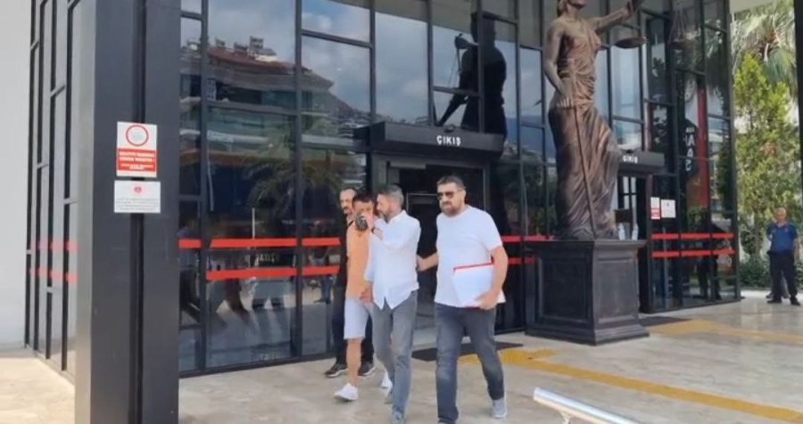 Toplam 32 Yıl Hapis Cezası İle Aranan 2 Kişi Yakalandı