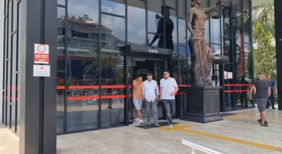 Toplam 32 Yıl Hapis Cezası İle Aranan 2 Kişi Yakalandı