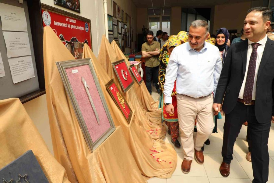 Develi İlçe Protokolü Kyk Kız Yurdu Sergisini Ziyaret Etti