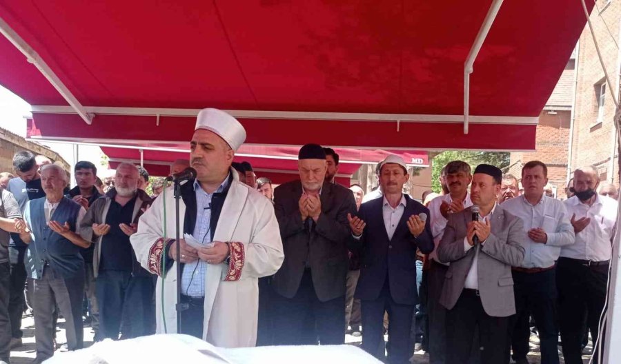 Kırsal Mahallelerdeki Yağmur Duaları Sürüyor