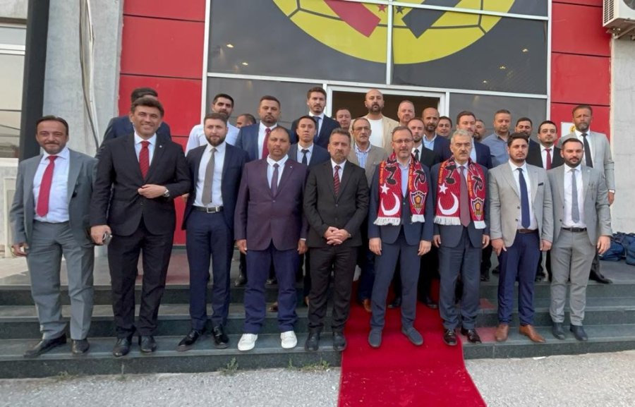 Bakan Kasapoğlu’ndan Eskişehirspor İçin ‘modernize Edilmiş Tesis’ Müjdesi