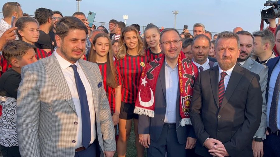 Bakan Kasapoğlu’ndan Eskişehirspor İçin ‘modernize Edilmiş Tesis’ Müjdesi