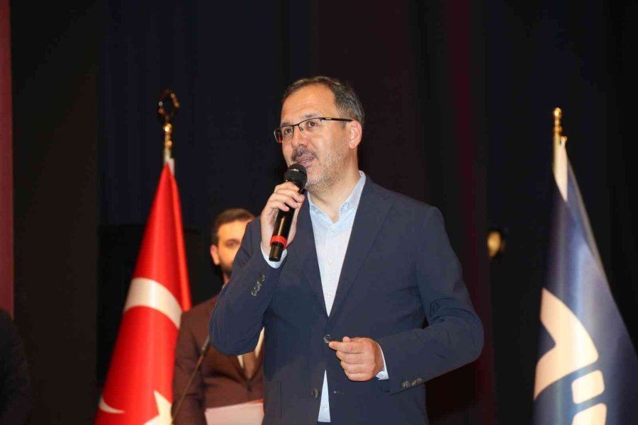 Bakan Kasapoğlu Eskişehir’de Öğrencilerle Buluştu