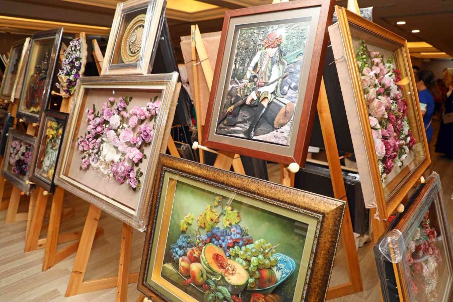 El Emeği Eserler Ziyaretçilerin Beğenisine Sunuldu