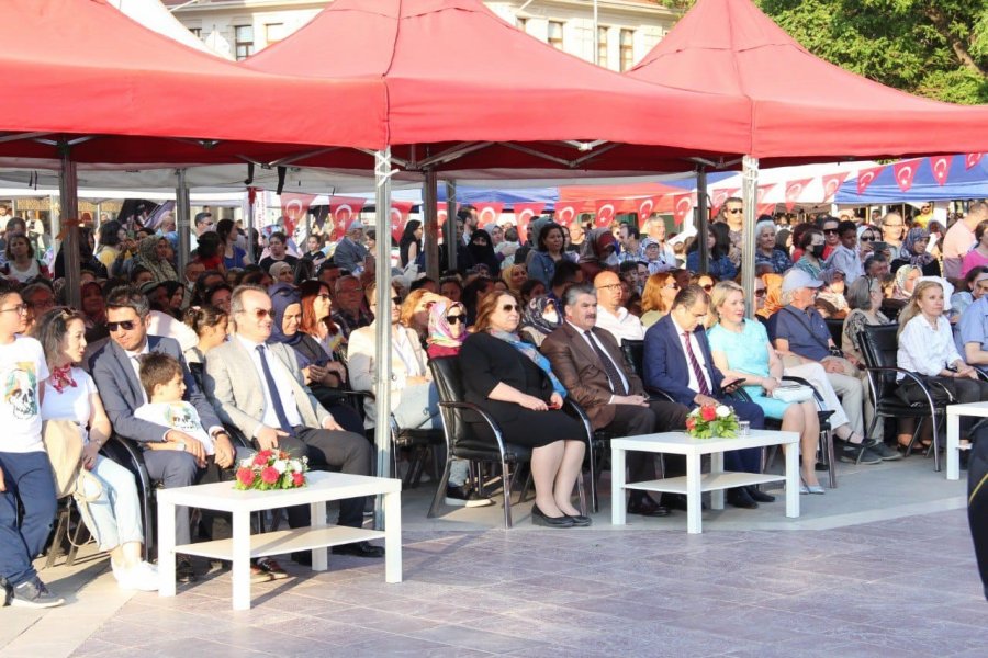 Odunpazarı’nda Halk Oyunları Şenliği