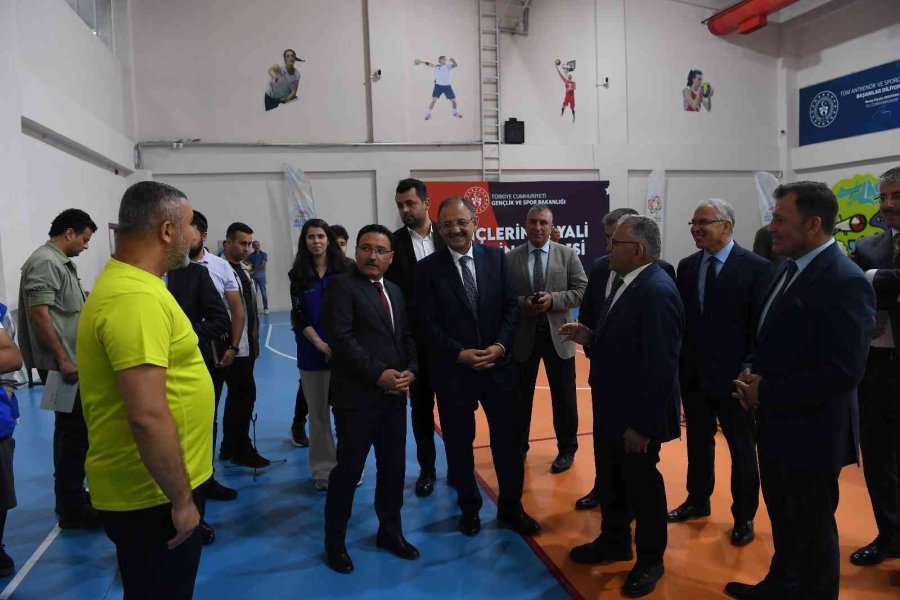 Başkan Büyükkılıç Gençlerle Buluştu