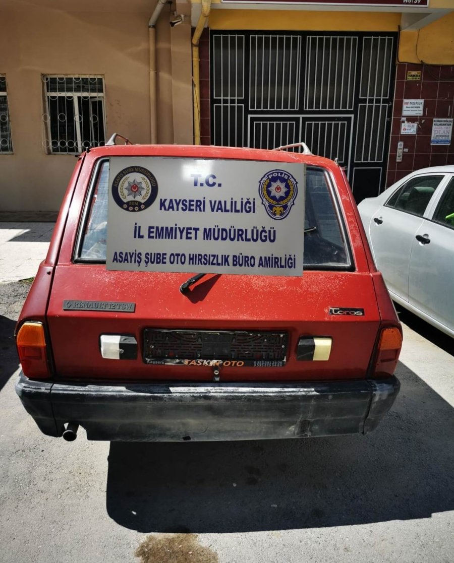 Düz Kontakla Çalınan Aracı Polis Buldu