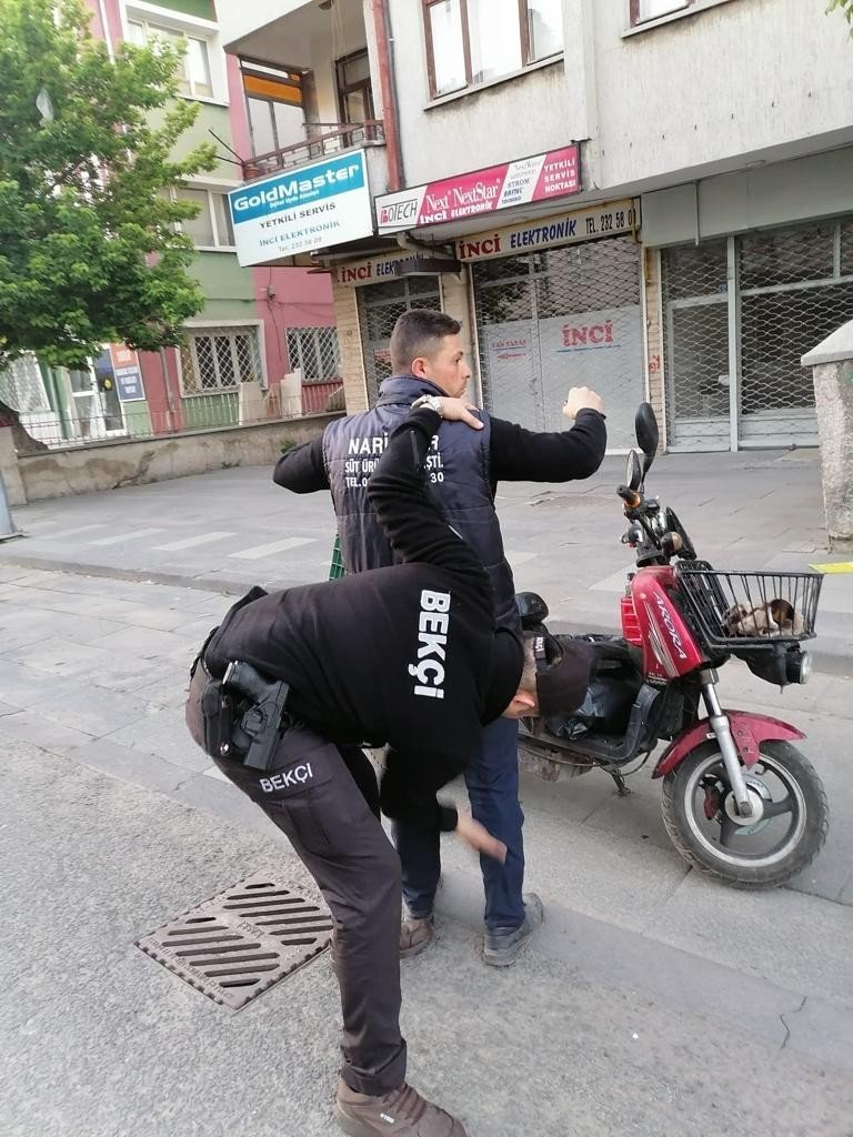 Polis Ekiplerinden Aralıksız 8 Saat Uygulama