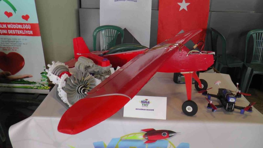 Kocafest’e Katılan Öğrenciler, Türk Havacılığına Katkı Sağlayacak Projeler Sergiledi