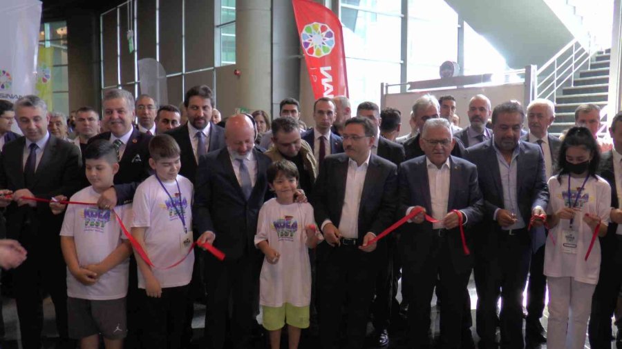 Kocafest’e Katılan Öğrenciler, Türk Havacılığına Katkı Sağlayacak Projeler Sergiledi