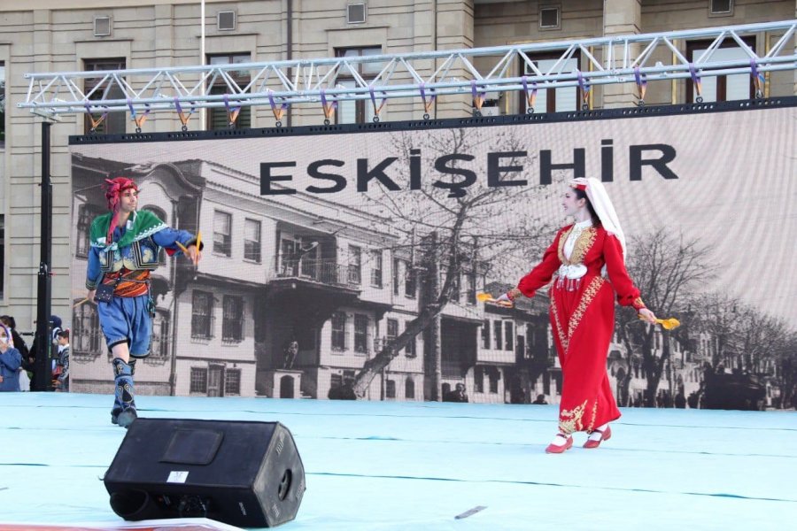 Odunpazarı’nda Halk Oyunları Şenliği