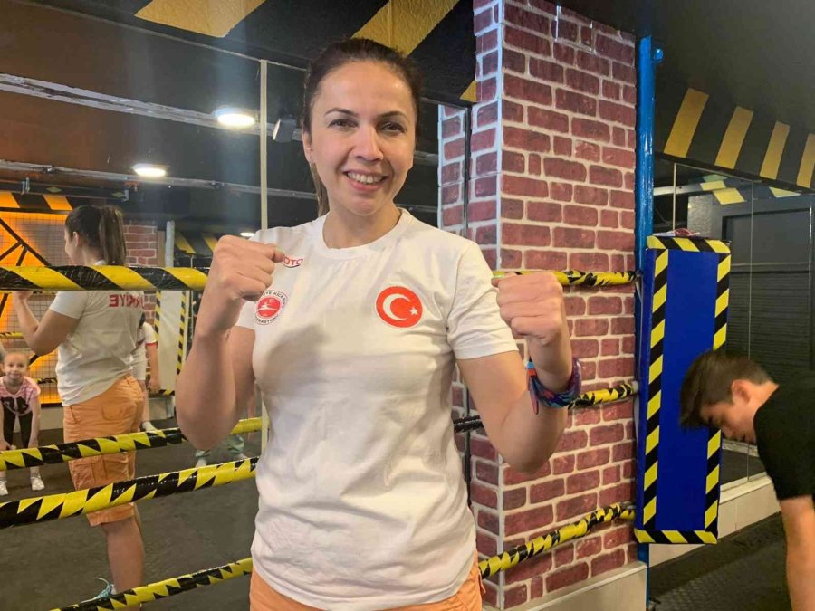 Eskişehirli Genç Kick Boks Şampiyonun Hedefi Milli Takım