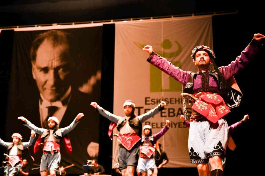 Tepebaşı’nda Yıl Sonu Halk Dansları Gösterisi