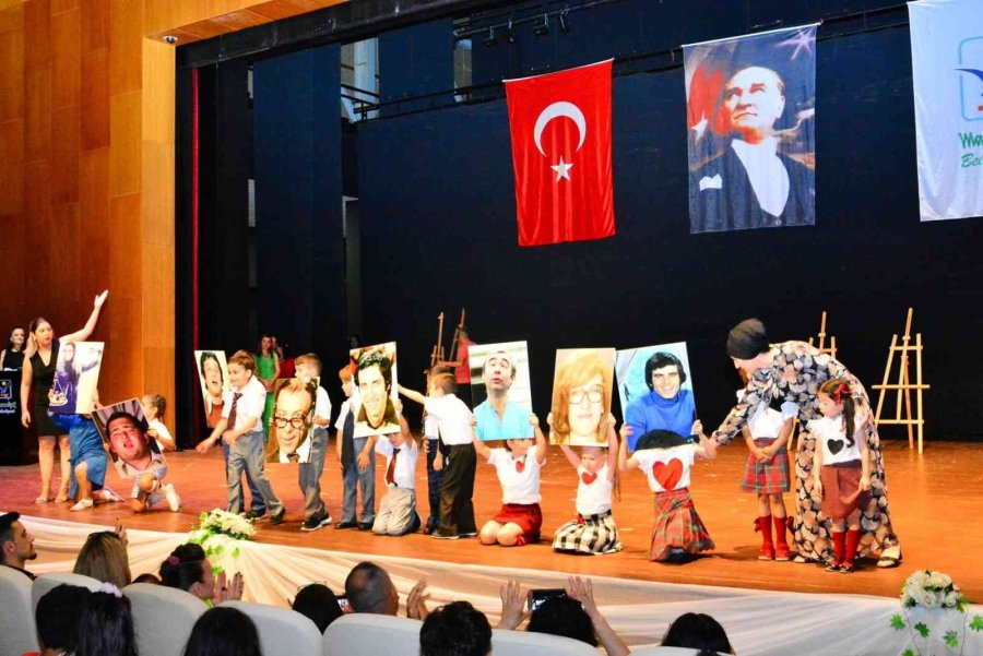 Miniklerin İlk Diploma Heyecanı