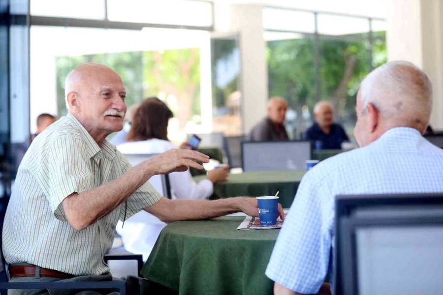 Düden Park Ve İsmet İnönü Emekli Kahvesi Açıldı