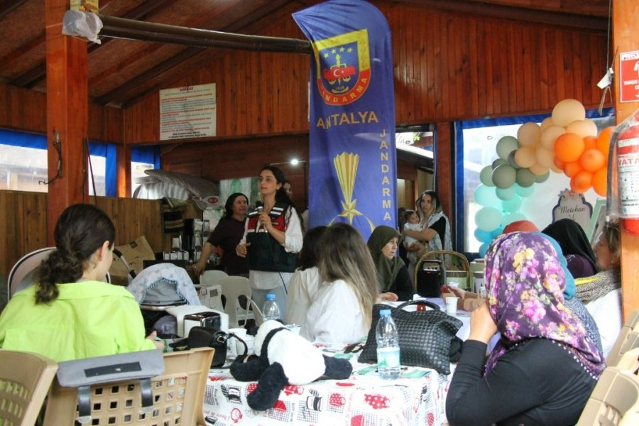 “en İyi Narkotik Polisi: Anne” Projesiyle Anne Ve Anne Adayları Bilgilendirildi