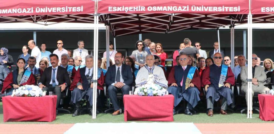 Esogü’de Mezuniyet Coşkusu Devam Ediyor