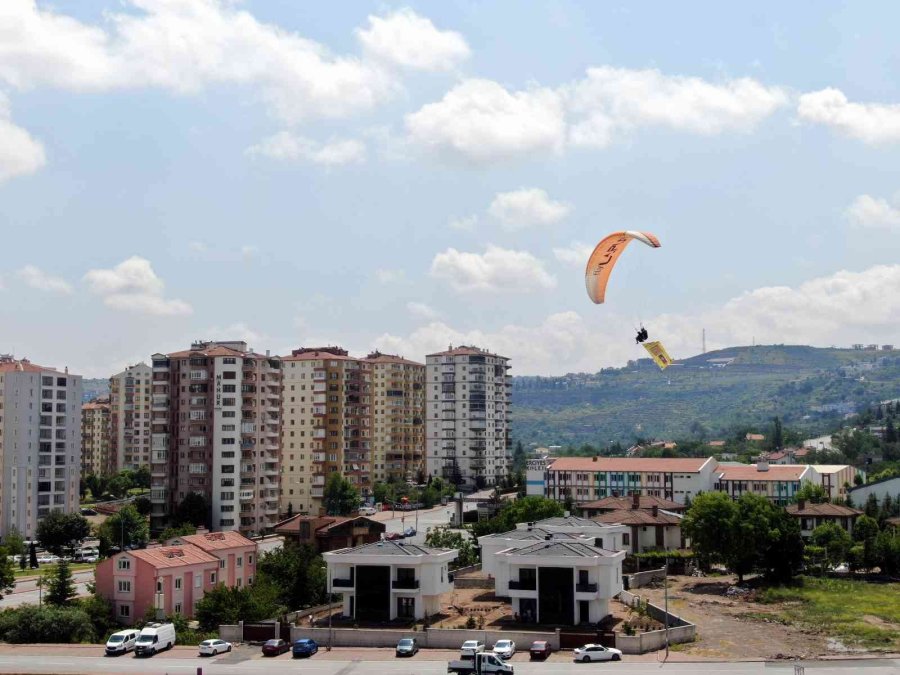 Kadına Şiddete ‘paraşütlü Farkındalık’
