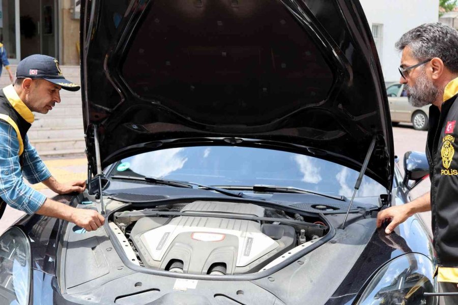 10 Milyon Tl Değerinde Porsche Çalmışlar