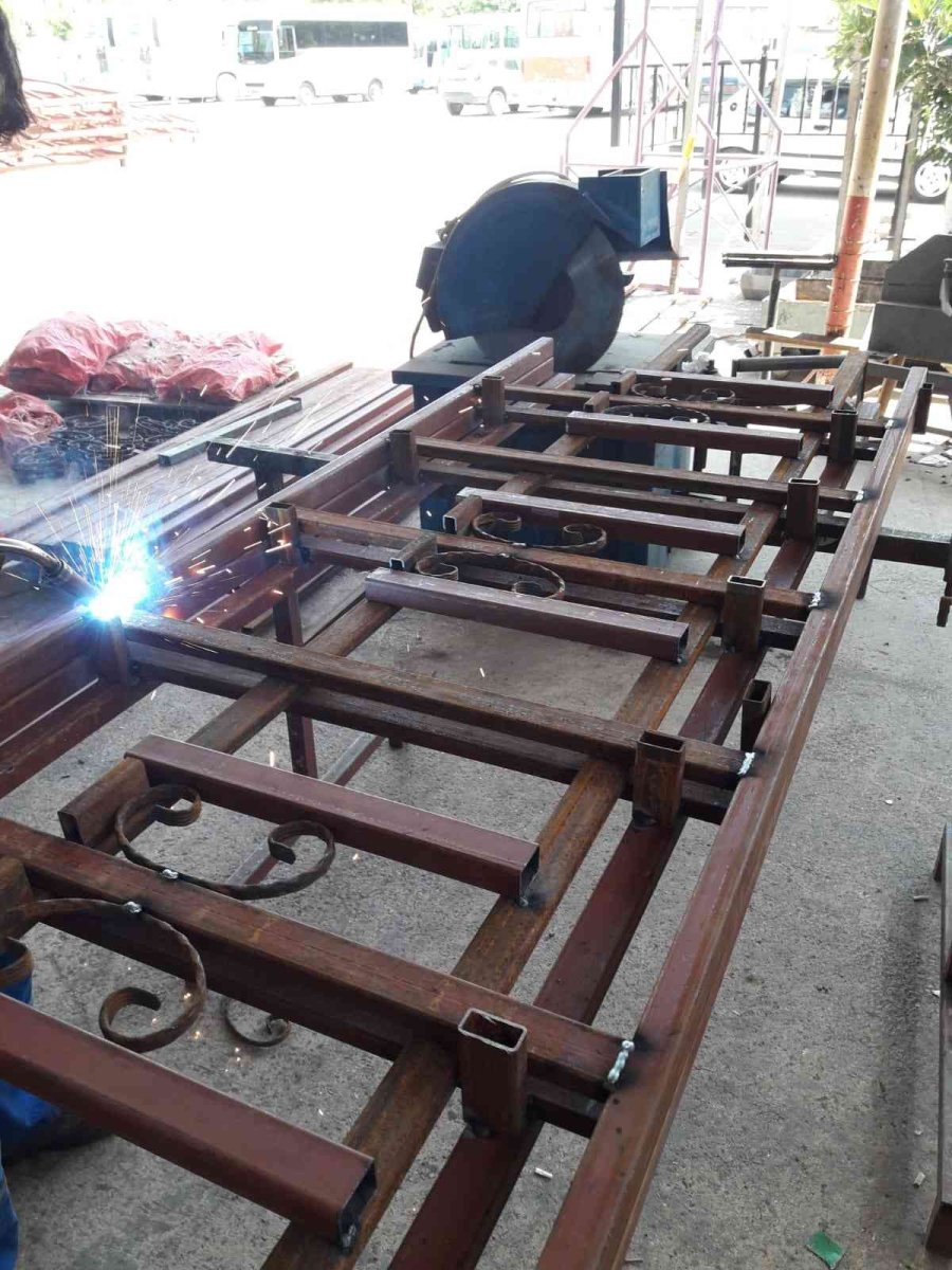 Kemer’deki Park Ve Okullar Onarılıyor