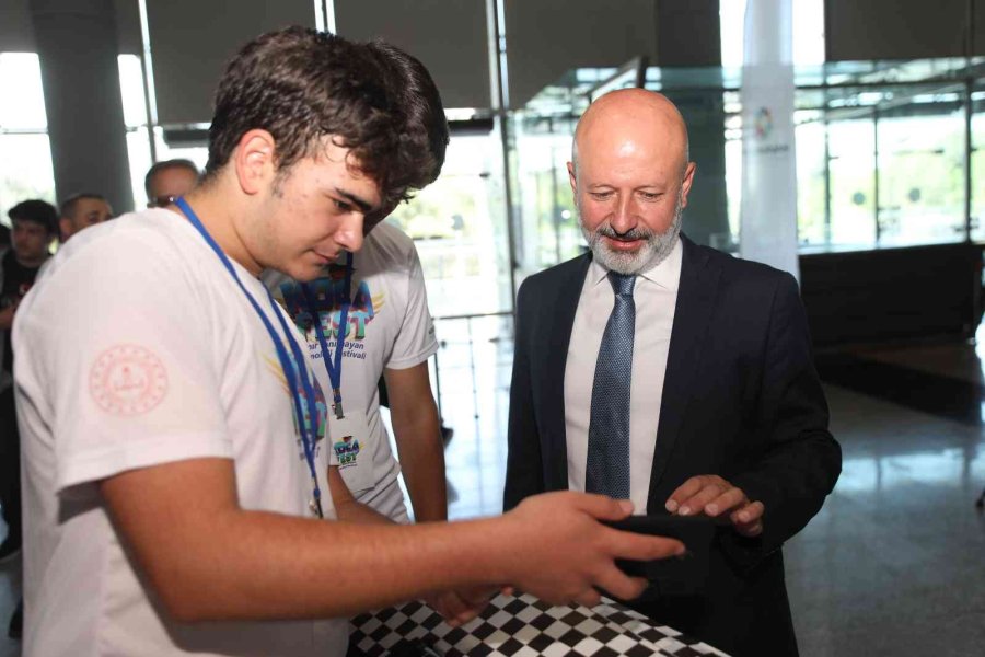 Sınır Tanımayan Teknoloji Festivali ‘kocafest’te Gençlerin Hayalleri Gerçekleşiyor