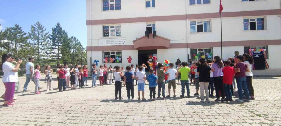Bünyan’da Meslek Lisesi Öğrencileri, Köy Okullarında Etkinlik Düzenledi