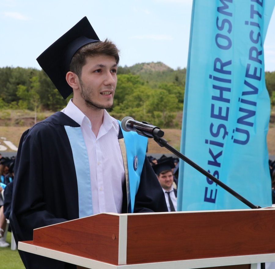 Esogü’de Mezuniyet Coşkusu Devam Ediyor