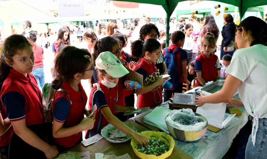 Geri Dönüşüm Temalı Çevre Çocuk Şenliği Düzenlendi