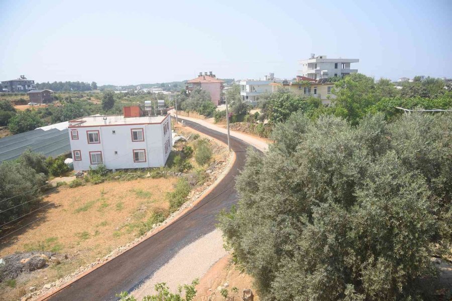 Akdam Mahallesine 2 Kilometre Asfalt Serildi