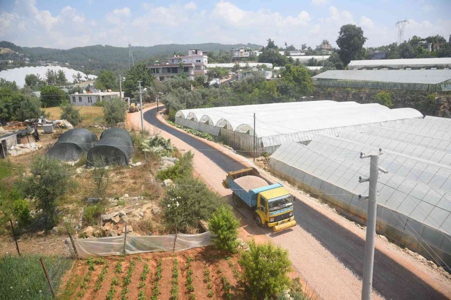 Akdam Mahallesine 2 Kilometre Asfalt Serildi