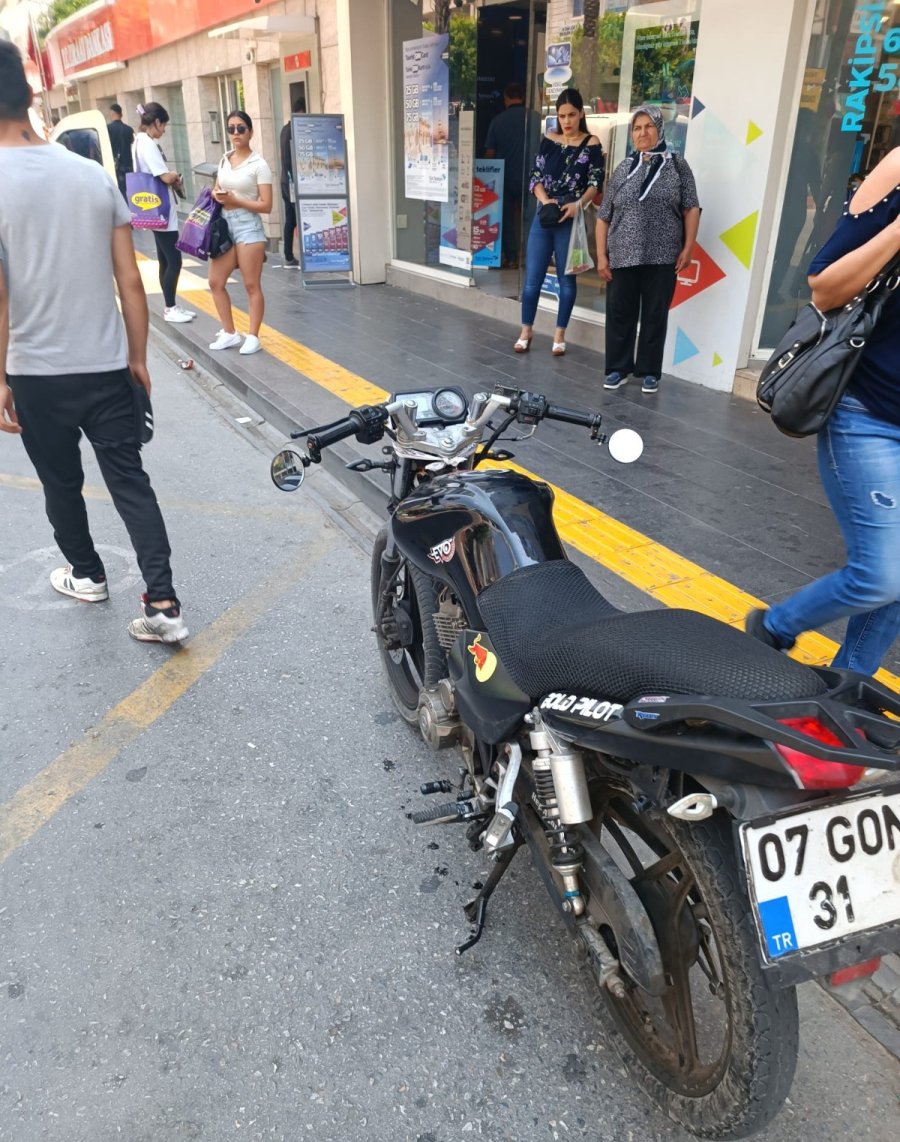 Motosiklet Sürücüsü Değil, Trafik Canavarı Çıktı