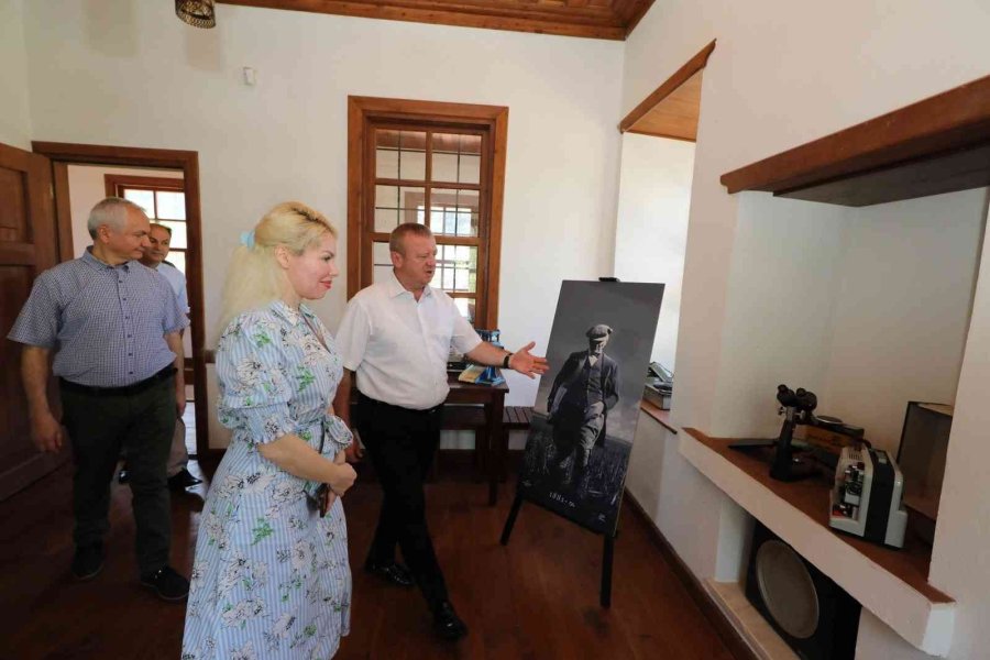 Rektör Özkan: "üniversitemiz Ve Batem, Araştırmalarıyla Antalya Tarımına Öncü Olmaya Devam Ediyor"