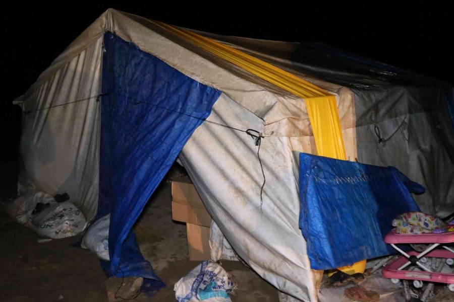 Afad’tan Çadır Kentteki Mağdur Aileye Çadır Desteği