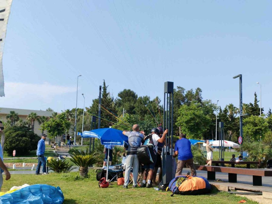 Uçuşa Yasak Bölgede Yamaç Paraşütünden Vazgeçmiyorlar