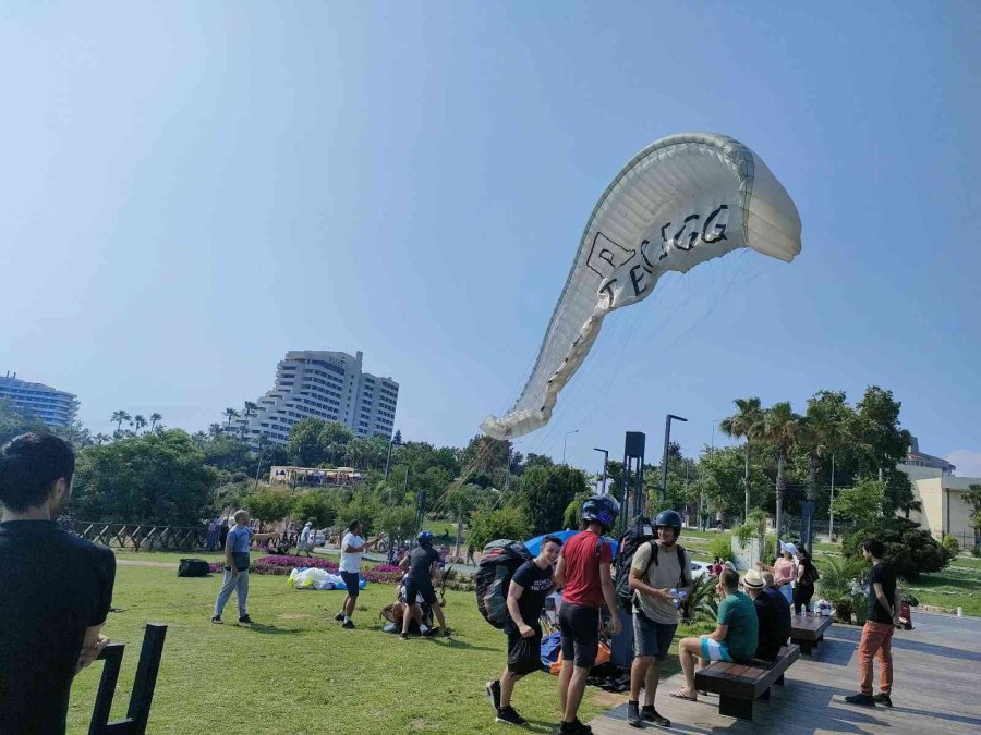 Uçuşa Yasak Bölgede Yamaç Paraşütünden Vazgeçmiyorlar