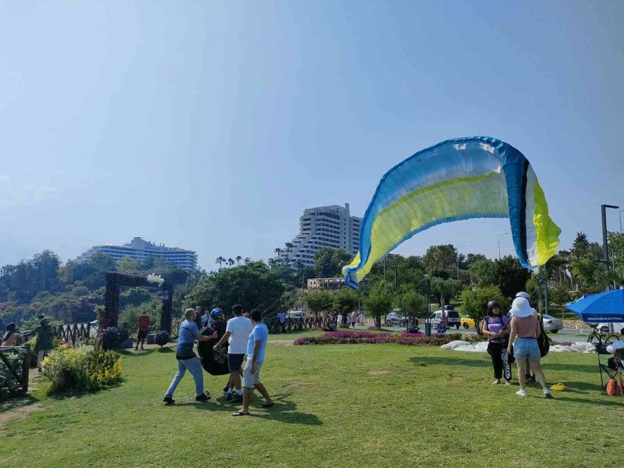 Uçuşa Yasak Bölgede Yamaç Paraşütünden Vazgeçmiyorlar